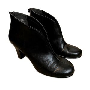 Aerosole Gumdrop Heelrest Ankle Boots